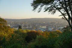 Aachen Mitte in herbstlichen Farben, aufgenommen vom Lousberg